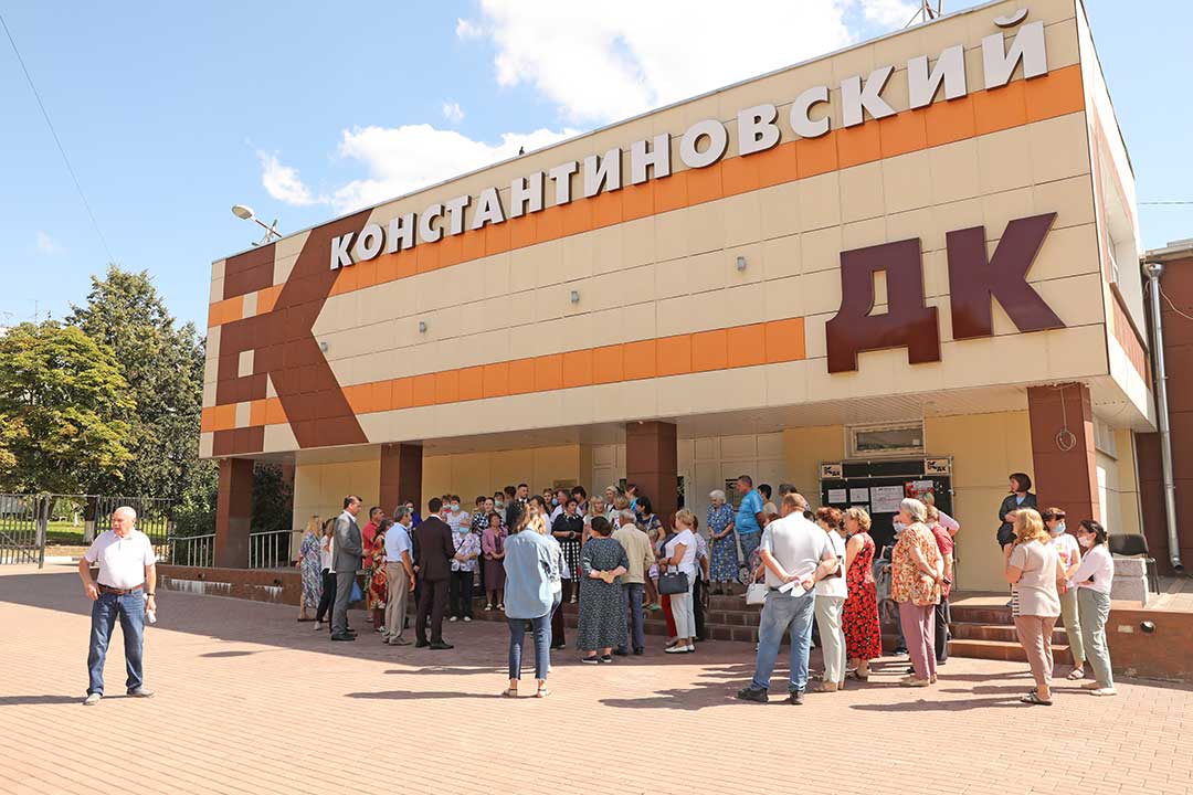 konstantinovo meeting people 2