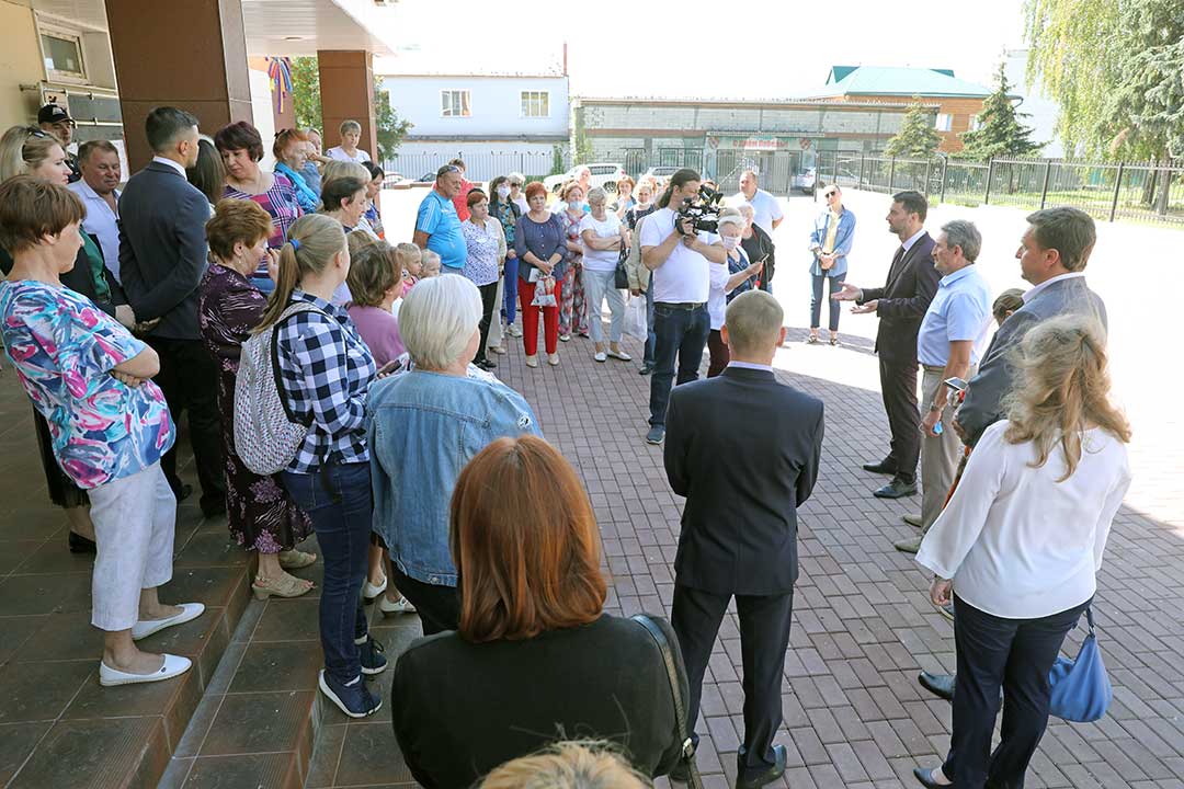 konstantinovo meeting people 7