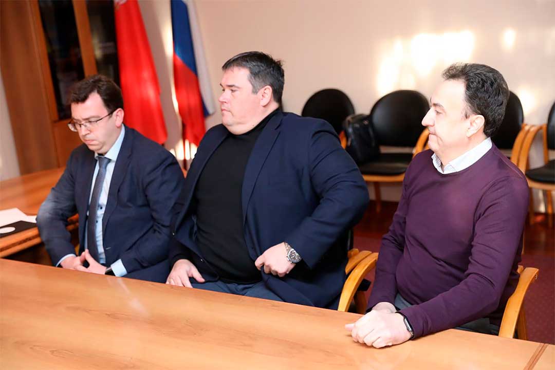 vstrecha rukovoditelej predpriaytij s glavoj 4