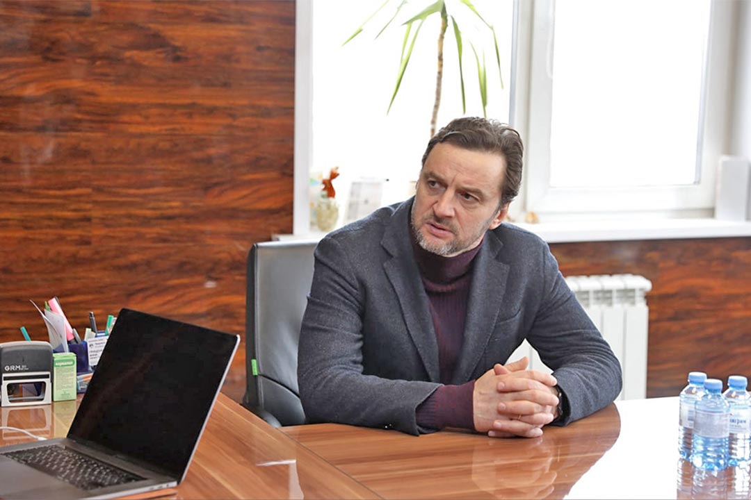 glava vstrecha evromol 1