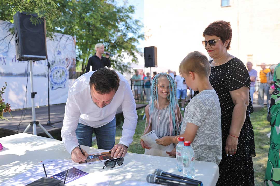 gzhelfest 9
