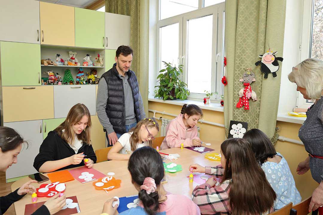 centr sodeystvie den otkrit dverey 7