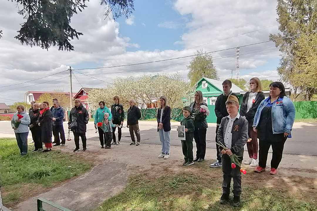 novoharitonovskoe vozlozhenie cvetov 14