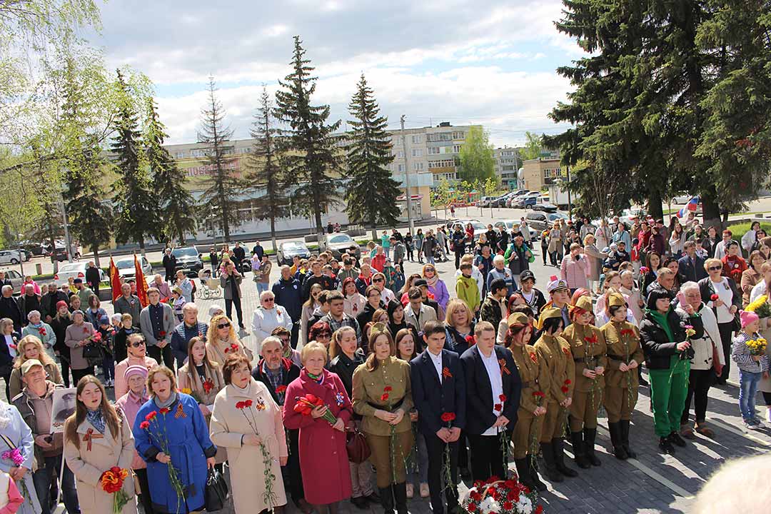 novoharitonovskoe vozlozhenie cvetov 15