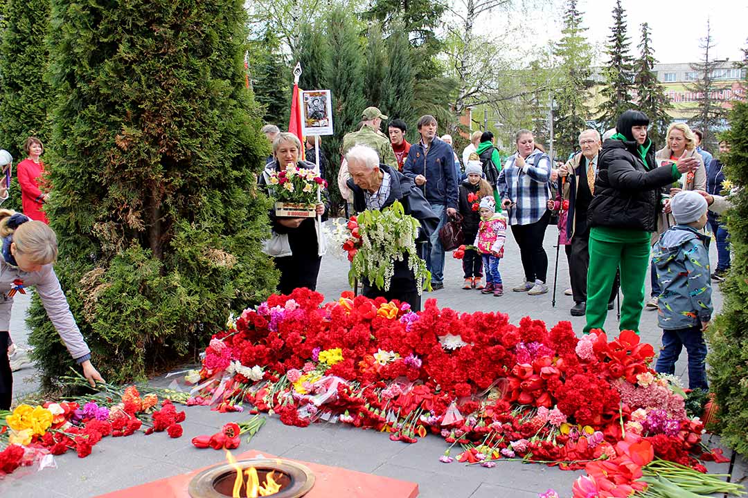 novoharitonovskoe vozlozhenie cvetov 22