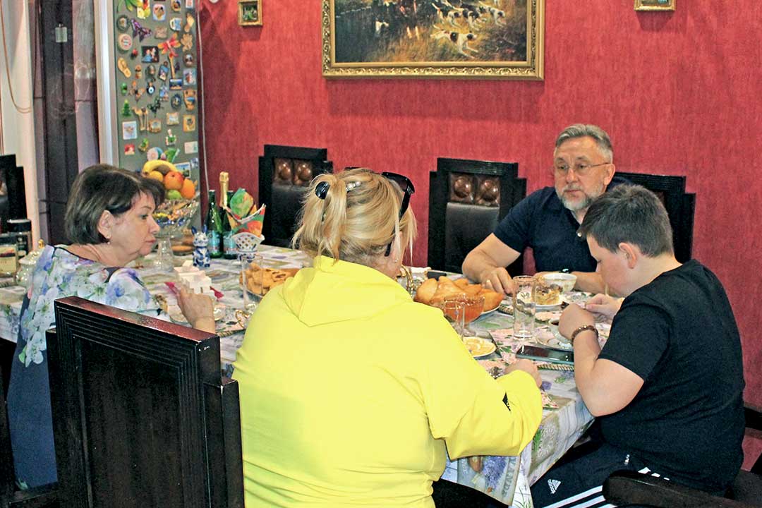 novohariton zholobov family svo 4
