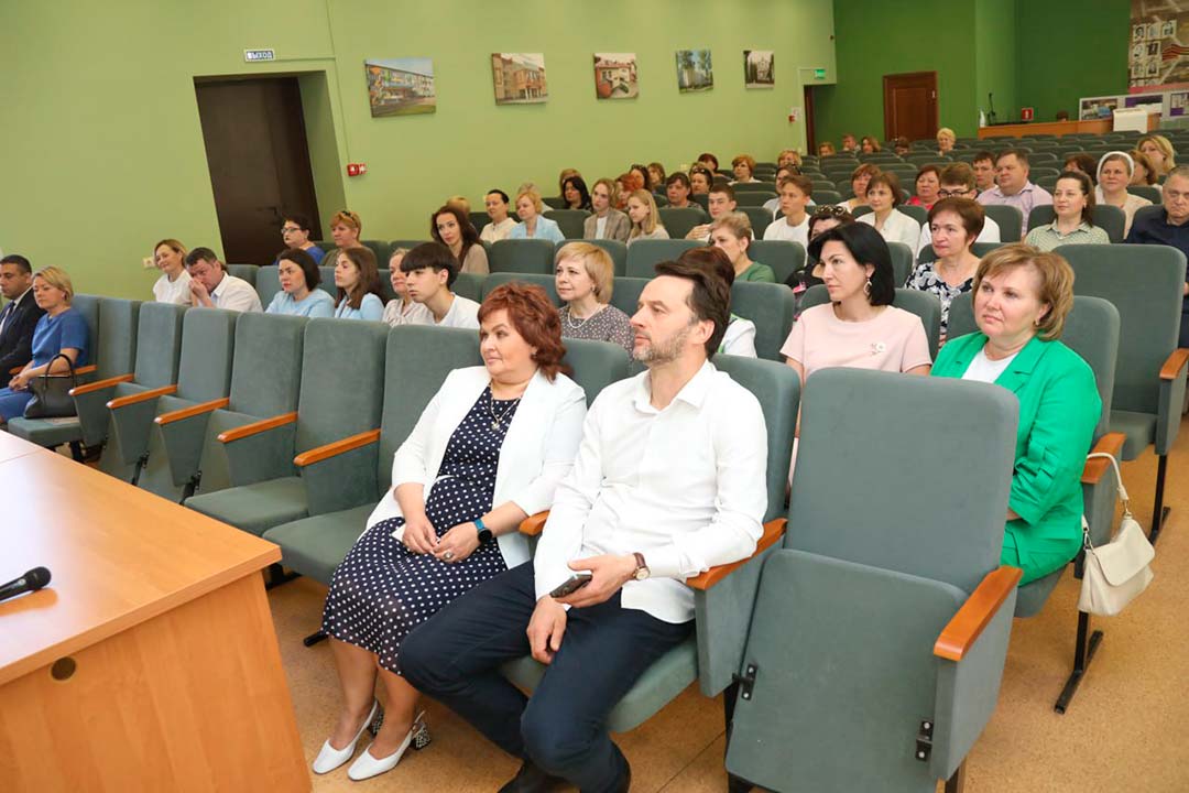 nagrazhdenie shkolnikov i pedagogov 12