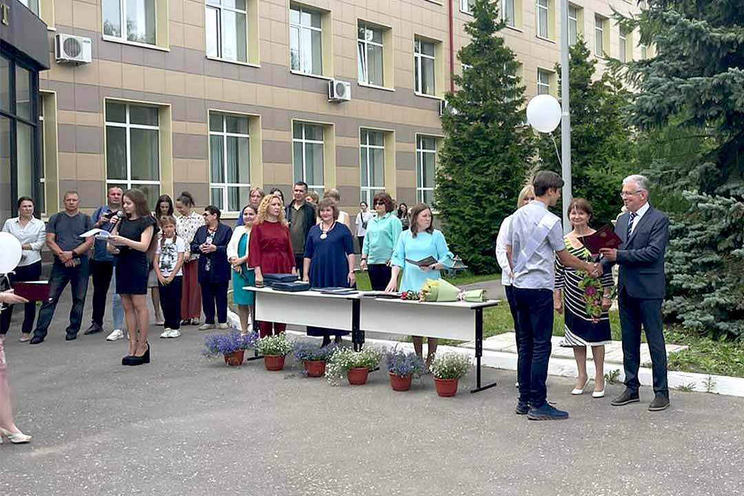 novohariton vruchenie diplomov GGU 3