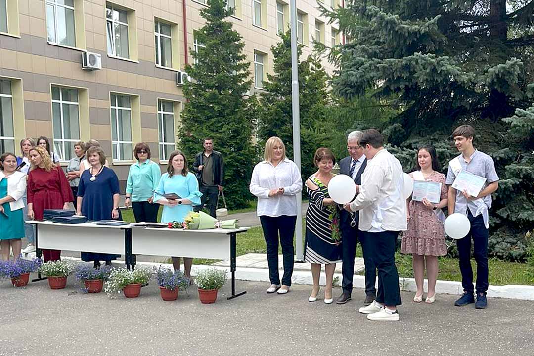 novohariton vruchenie diplomov GGU 4
