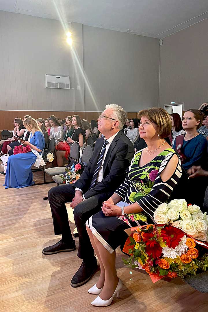 novohariton vruchenie diplomov GGU 9