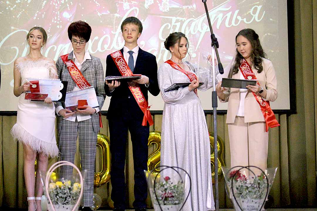 novohariton vipusk school 10 6