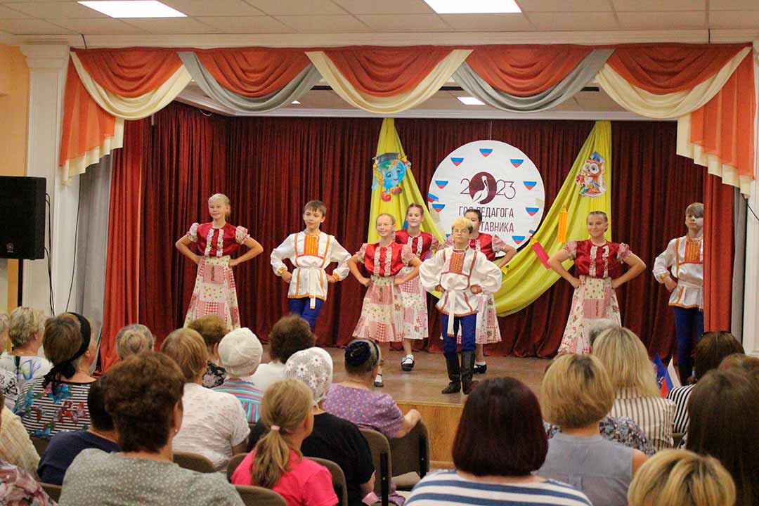 novohariton koncert god pedagoga 11
