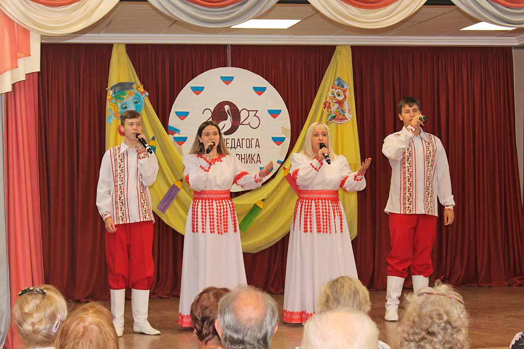 novohariton koncert god pedagoga 6