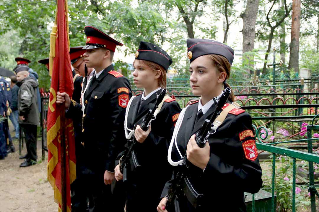 pamyatnik levashovu 1
