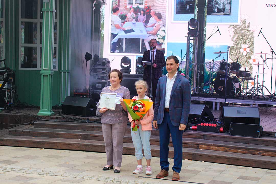 novohariton luchshiy selskiy dom 1