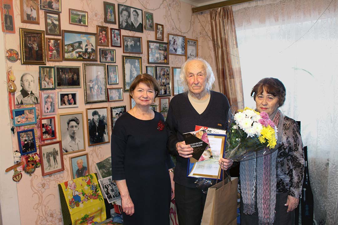 novohariton 90 letniy yubilyar smaznov 3