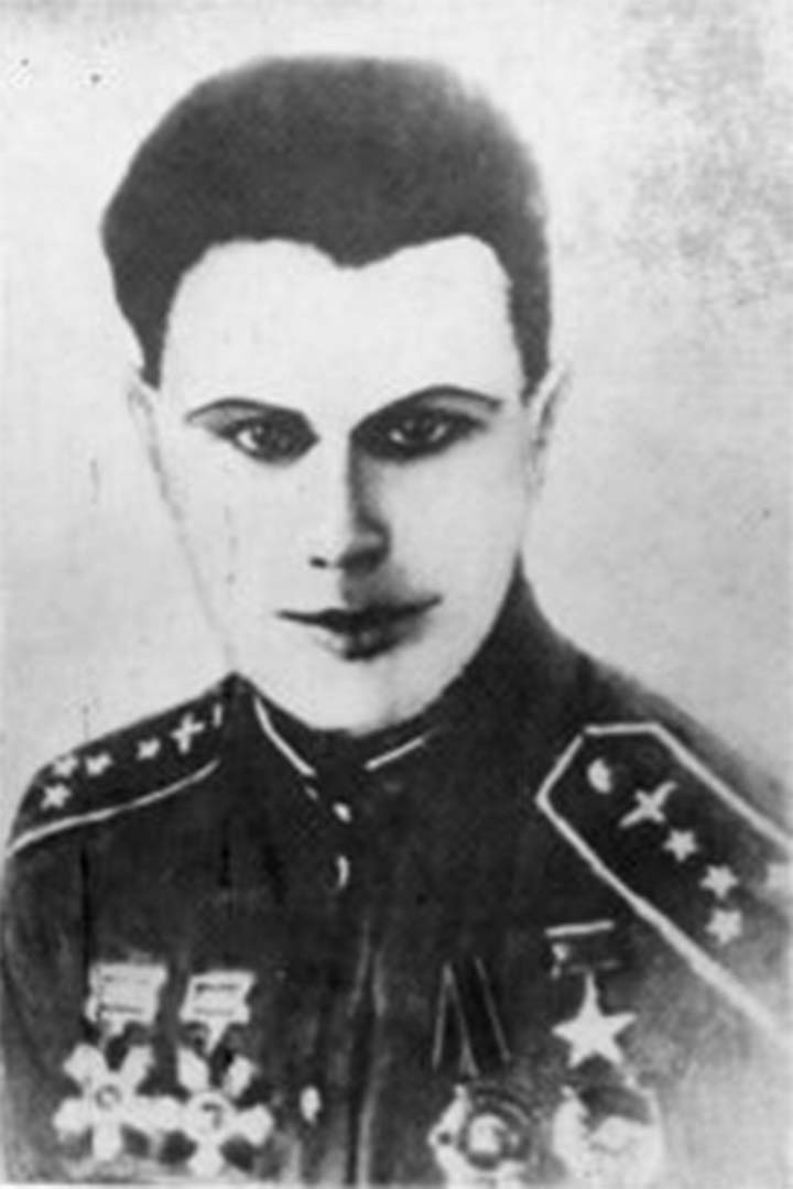 Geroi Komandkin