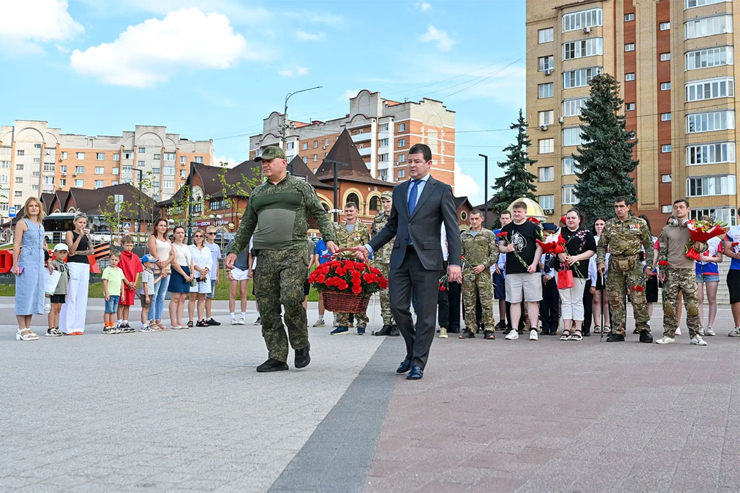 Vozlojenie Tsvetov 1Iyulya 1