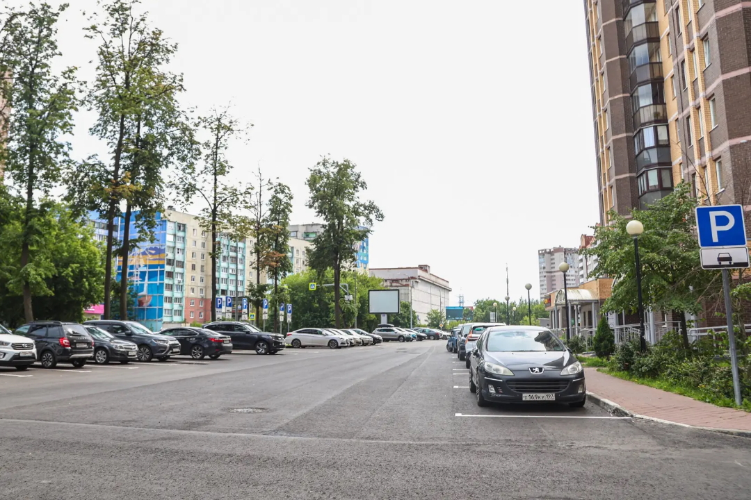 Malishew Dvor Na Chugunova 4