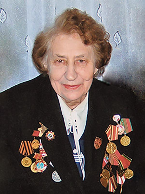 НИКОЛАЕВА<br>Елизавета Михайловна